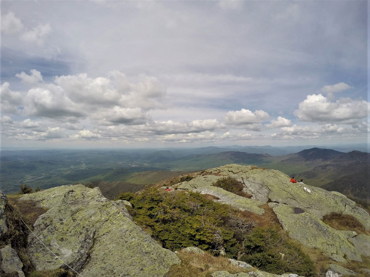 Te puedo ver Quebec. Mirando hacia el norte desde la cima de Monte Mansfield