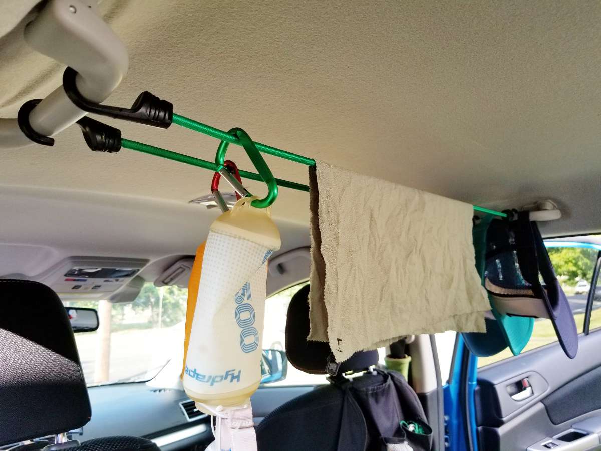 Lugar para secar ropa dentro del auto